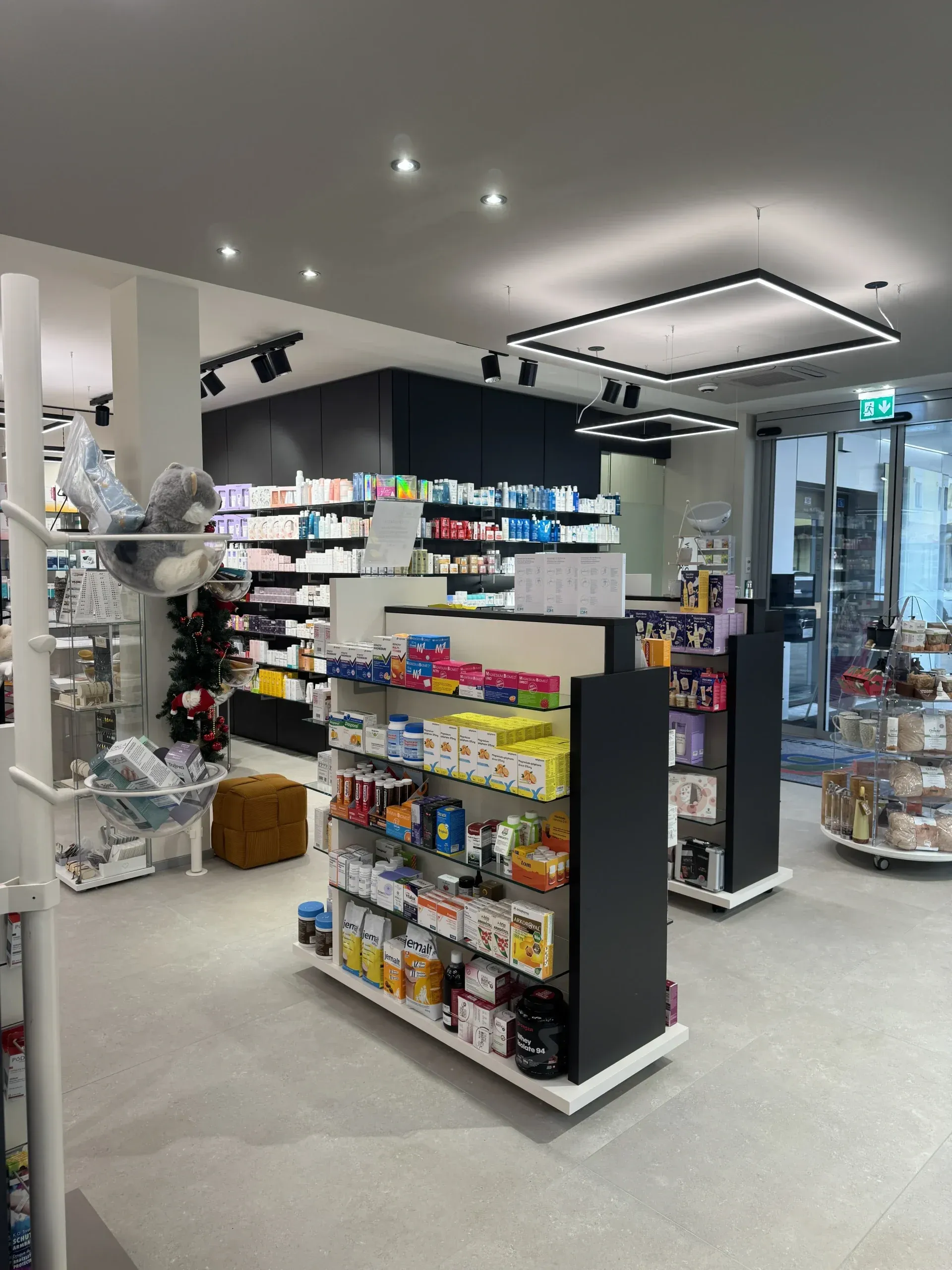 Farmacia Zendralli Rovedo, mobili farmacia su misura